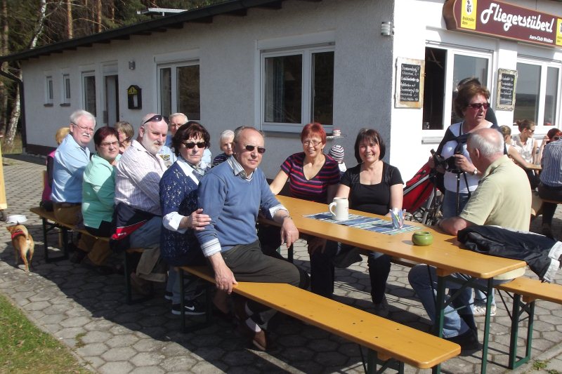 Wanderung nach Latsch ins Fliegerstüberl